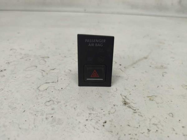 BOUTON 4 CLIGNOTANT VW - Vue 1